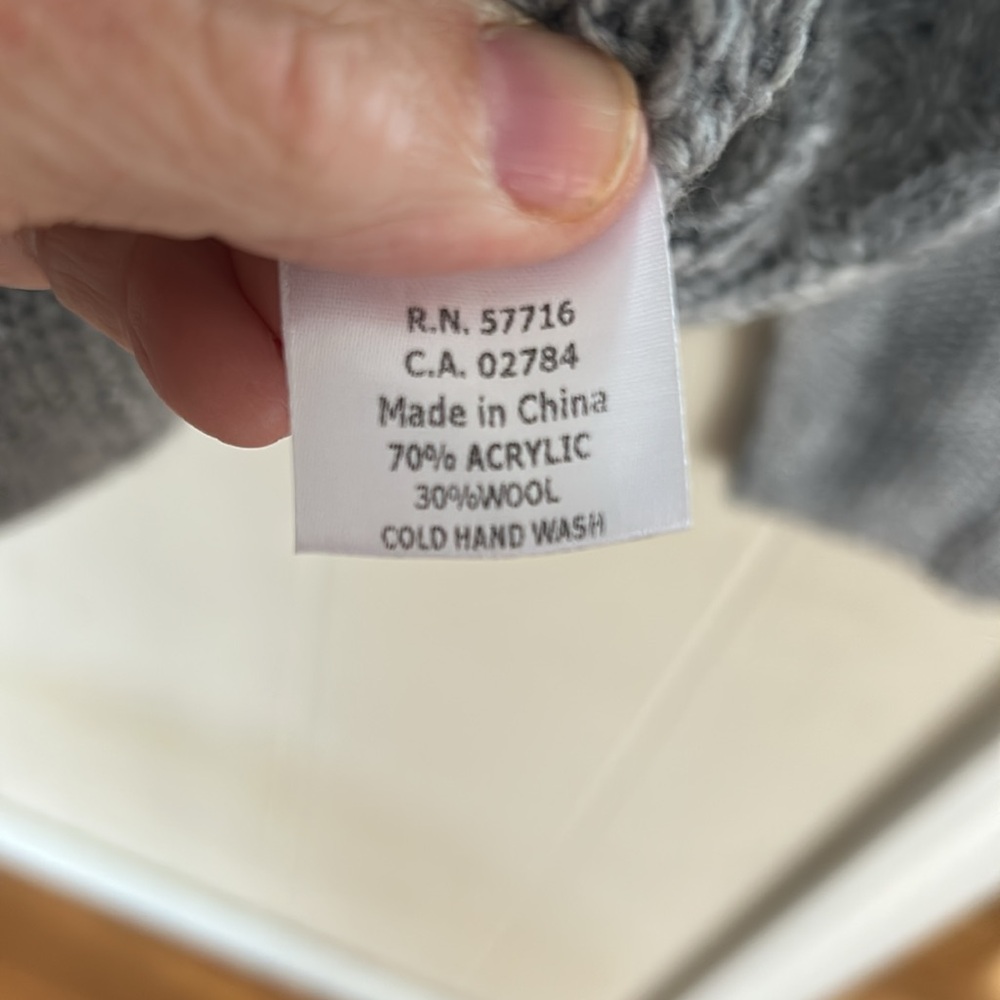 Papillon NWT Grey Cable Knit Sweater - Picture 6 of 7